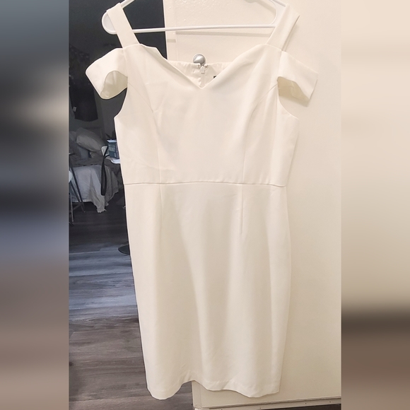 Adrianna Papell Solid Crepe Empire Ivory Dress - Picture 3 of 8